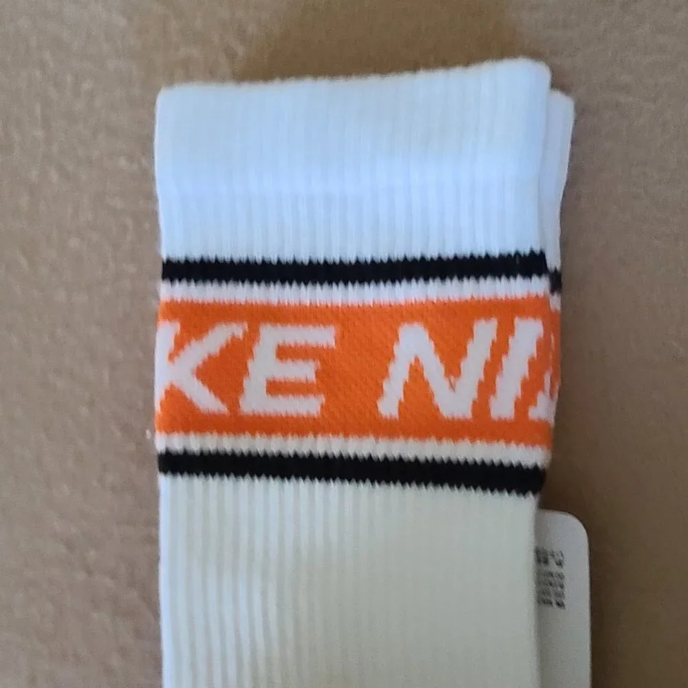 NIKE Everyday Plus 3 Pack Crew Socks White Medium UNISEX M 6-8/W 6-10 Logo NWT